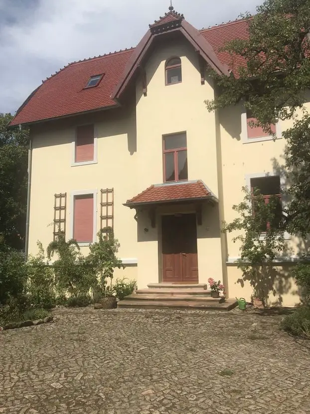 Eingang Sicht vom Hof -- Im Angebot: Eine wunderschöne Jugendstil Villa mit Nebengebäuden,in Lenzen/Elbe