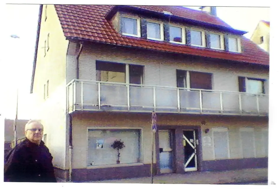 Haus GünnigfFront -- Schöne 3,5-Raum-Dachgeschosswohnung in Bochum (Wattenscheid-Günnigfeld)