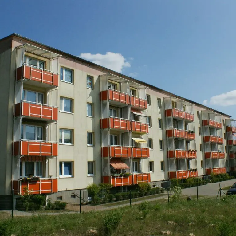 /www/htdocs/w00b8867/ companie -- Keine Kaution - 3-Raum-Wohnung mit Balkon
