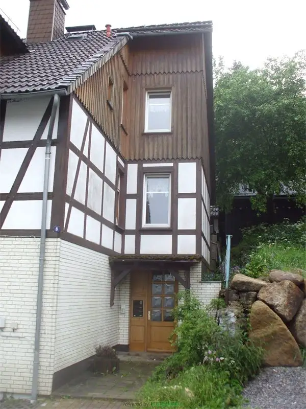 105 Haus -- Einfamilienhaus im Harzer Stil zum Wohnen und zusätzlichen 2 kleinen Wohnungen zum Vermieten