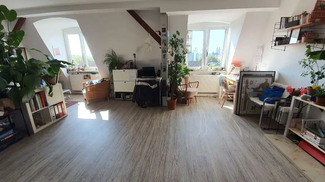 Wohnzimmer -- 2 Zimmer Wohnung in Wesertor, Kassel zu vermieten | Uni Nah