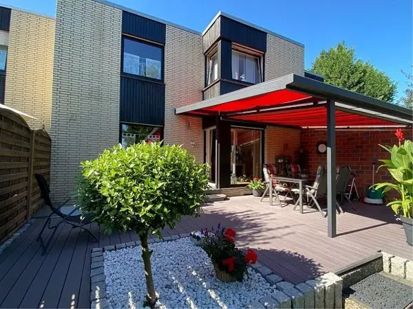 Terrasse -- ** ein Haus in BESTFORM ** Reihenhaus mit Vollkeller + Garage in Rheine-Schotthock
