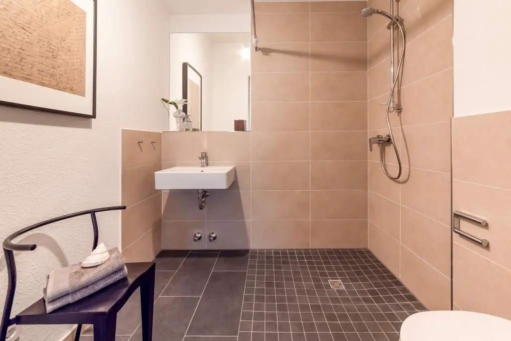 Musterwohnung Bad -- Erstbezug: Willkommen in Ihrem modernen und barrierearmen Zuhause