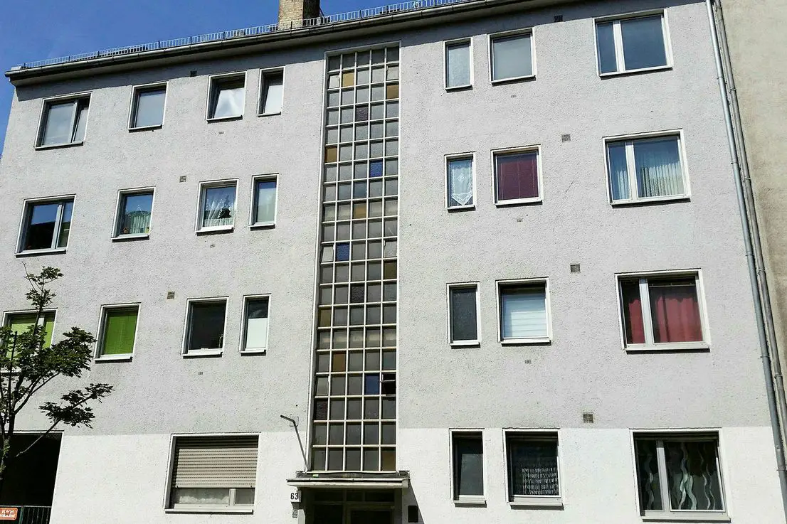 Fassade -- Reinickendorf, unsaniert mit Balkon