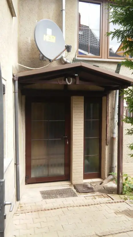 Haustür -- Schönes Haus für Holzliebhaber mit fünf Zimmern in Weimarer Land, Bad Sulza