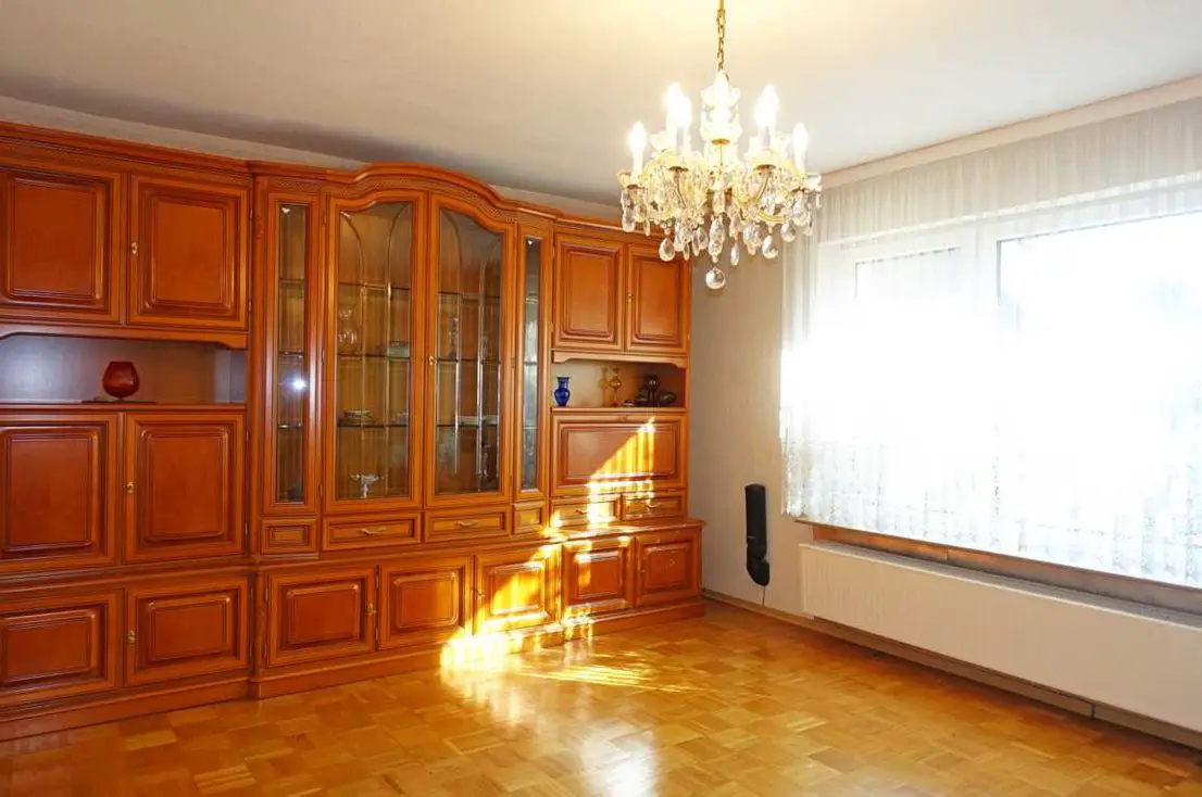 Wohnzimmer -- Ruhig gelegenes Massivhaus in Rudow!