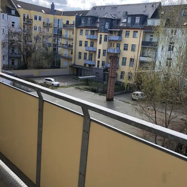 Balkonblick -- *** Günstige 2-Zimmer mit Laminat und Balkon in ruhiger Lage !!!***