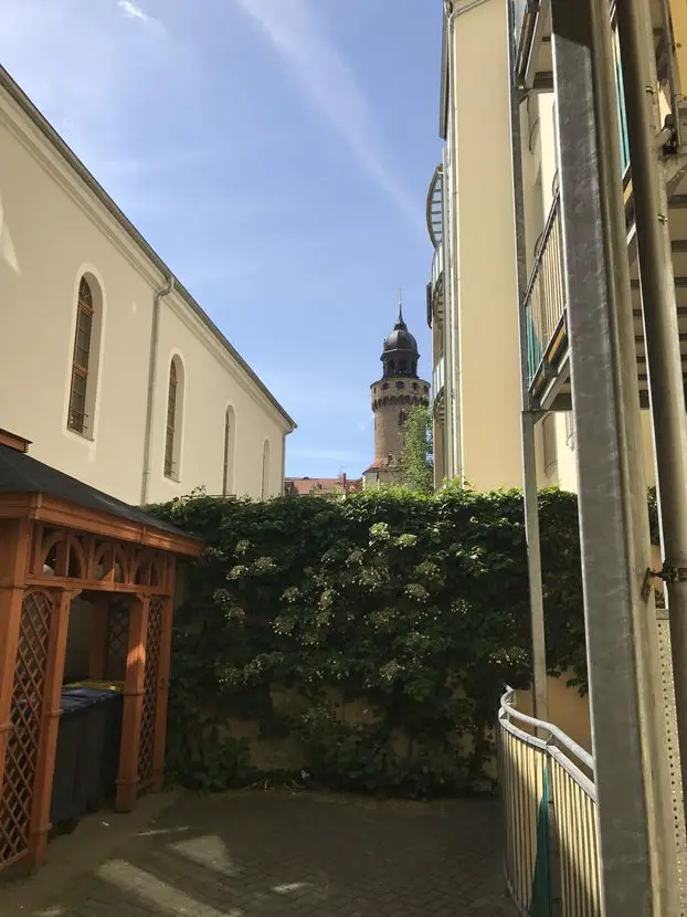 Hinterhof -- HIER KOMMT ALLES NEU: Charmante 4-Raumwohnung in der Altstadt, im 1.OG mit Balkon und Tageslichtbad!
