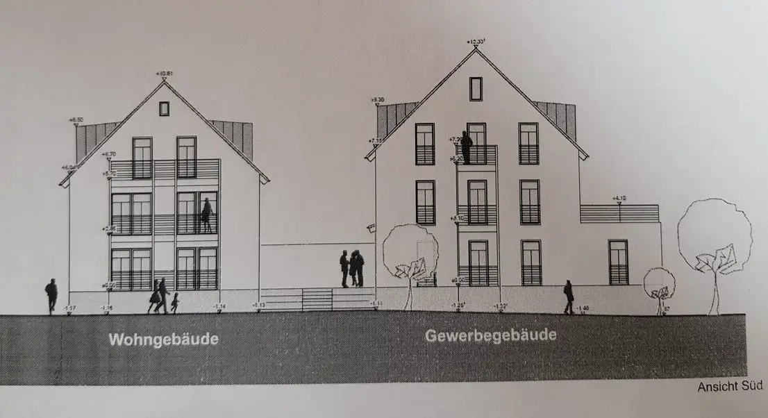 2019 Ansicht 2 Häuser -- Neuwertige DG-Wohnung im Vorderhaus mit drei Zimmern und Balkon in Bürgstadt