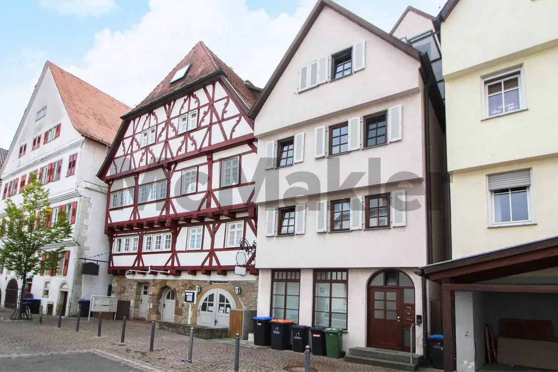 Außenansicht -- Ihr neues Zuhause: Ab sofort bezugsfreie 3-Zimmer-Wohnung in attraktiver Lage nahe Stuttgart
