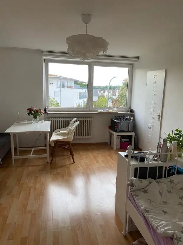 Zimmer -- Kleines Appartement im Süden von München mit sep. Küche
