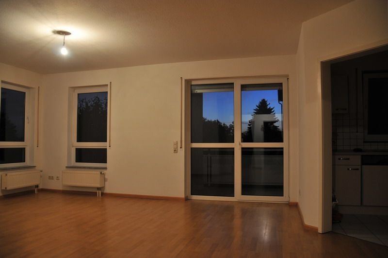 DSC_2022 -- Neuwertige 3-Zimmer-Wohnung mit Balkon in Langenselbold