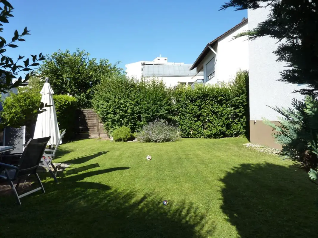Gartenmitbenutzung -- Schöne 3,5-Zimmer-Wohnung mit Gartennutzung in Bischofsheim