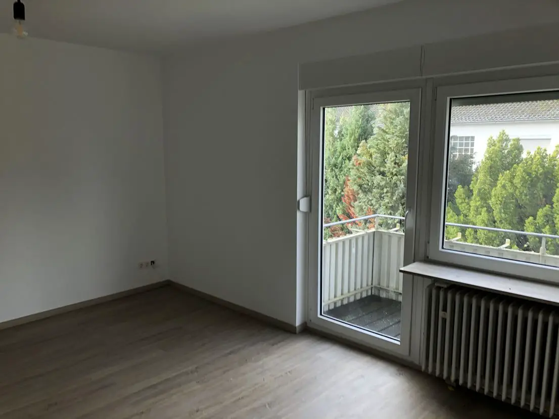 Wohnzimmer -- Dreizimmerwohnung in ruhiger zetraler Lage in Erftstadt-Lechenich