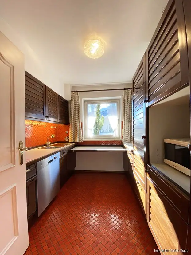 Einbauküche -- * Möblierte Wohnung in herrlicher Lage für 1-2 Jahre zu vermieten *