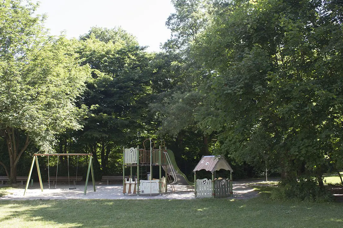 Spielplatz sehr nah -- ruhig, entspannt und stilvoll wohnen in Sendling Westpark