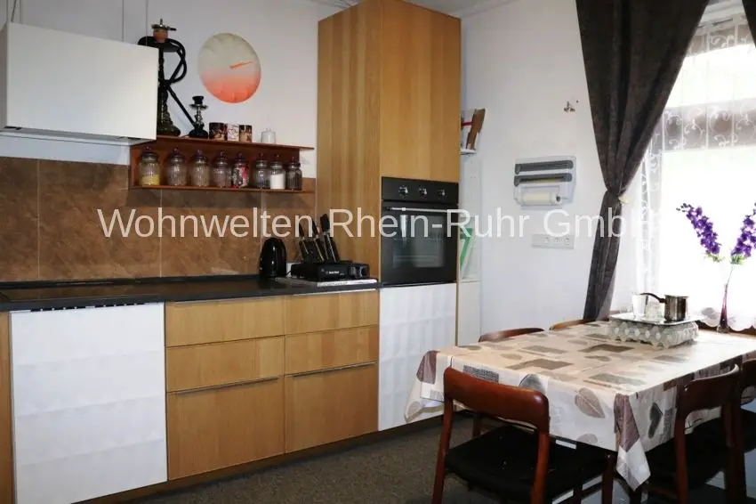 1. OG Küche -- Schönes Mehrfamilienhaus im Grafschafter Stil!