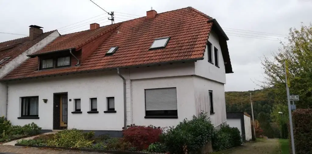 Saarfels Ansichten (1) -- Saarfels - 2 Familienhaus mit Fernsicht - Südhanglage