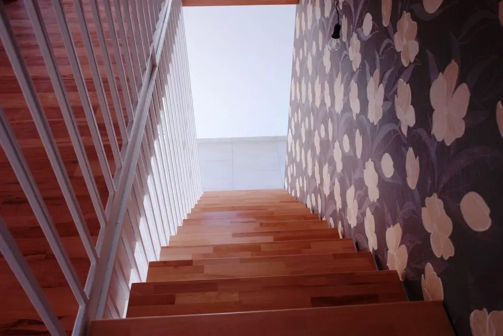 Treppe -- * REIHENECKHAUS * Ihr neues Zuhause 6 Zi. Sonnenhaus = 180m² Passivhaus, südl. von Leipzig