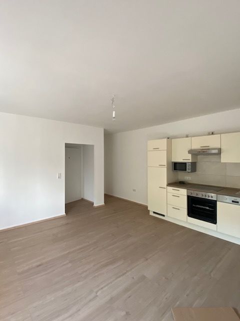 IMG_2858 -- Schöne helle zwei Zimmer Wohnung mit Einbauküche in Bad Homburg City, Nähe untere Louisenstraße!