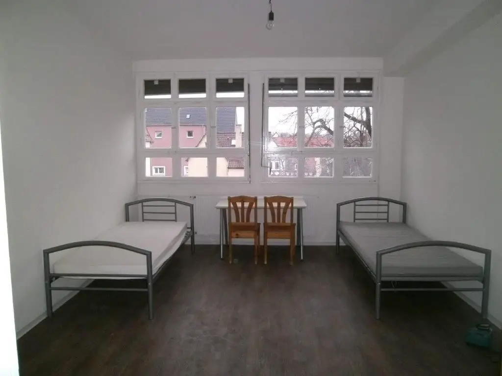 Zimmerbeispiel 8 -- 15 Zimmer (perfekt nutzbar als Wohnheim) in Zuffenhausen zu vermieten