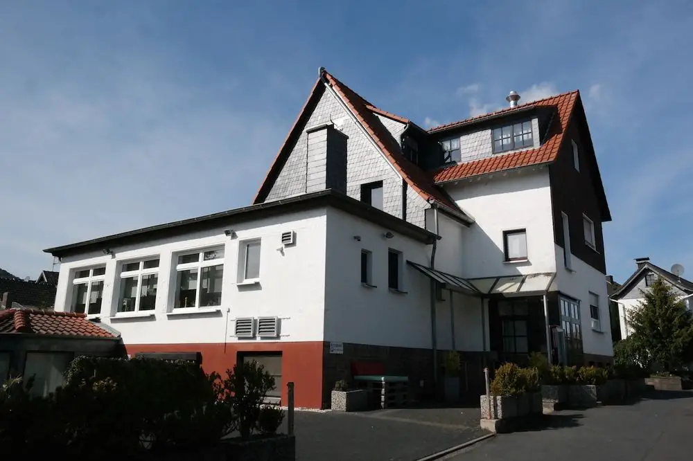 Innenansicht I.OG -- Attraktives Wohn-/ Geschäftshaus (Osteria + 3 Whg.) mit Doppelgarage und 910 ㎡ Areal in Ittenbach