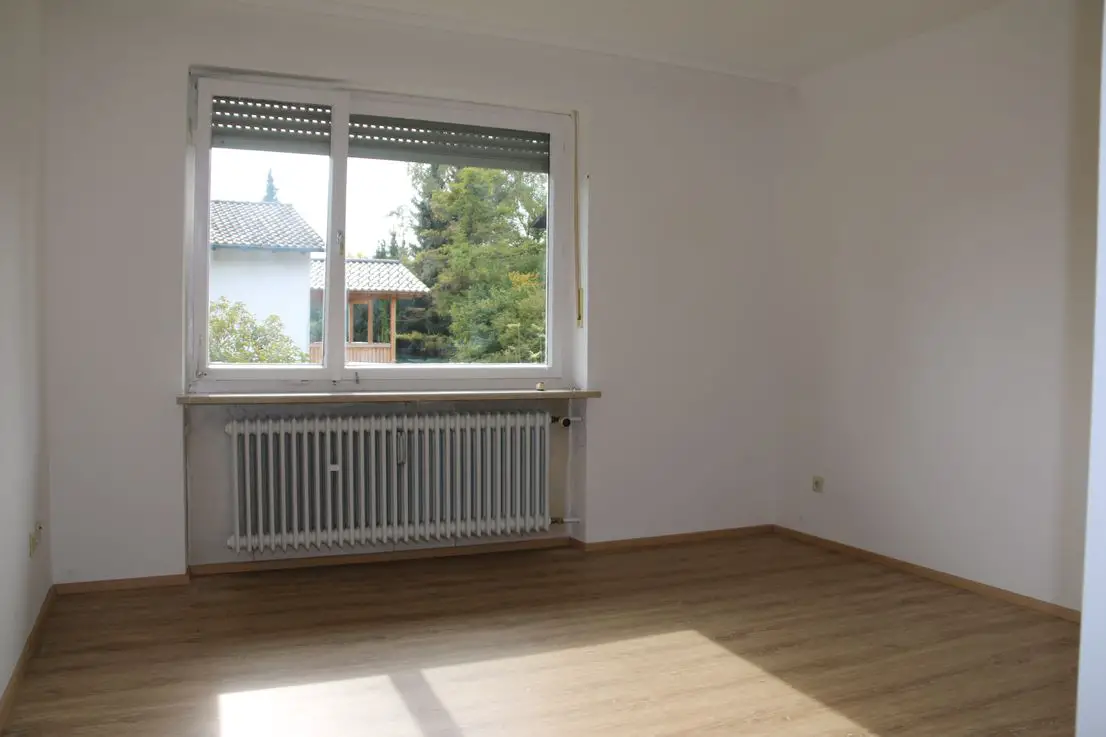 Wohnzimmer -- Gepflegtes Appartement mit Kochnische in Wolfratshausen von Privat