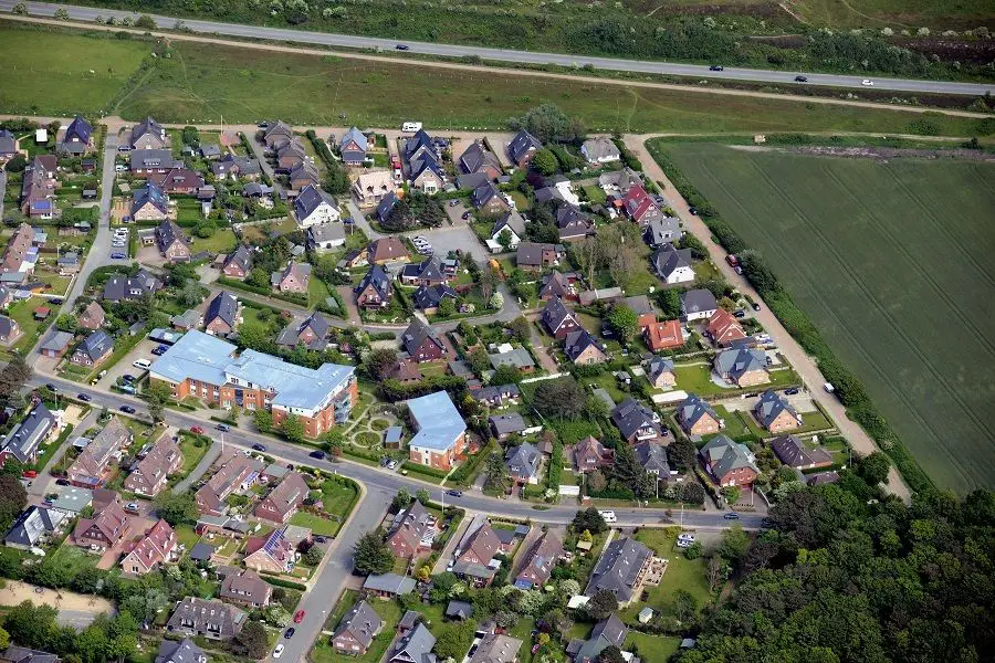 Luftbild I -- Reserviert! Großes Grundstück mit Altbestand im Norden Westerlands!