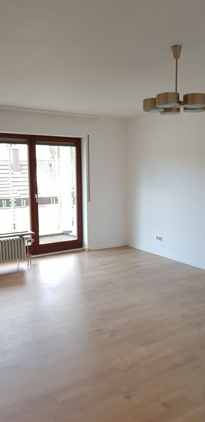 20190325_1806101 -- Lichtdurchflutete 2-Zimmer-Wohnung mit Balkon und Einbauküche in Baden-Baden Lichtental