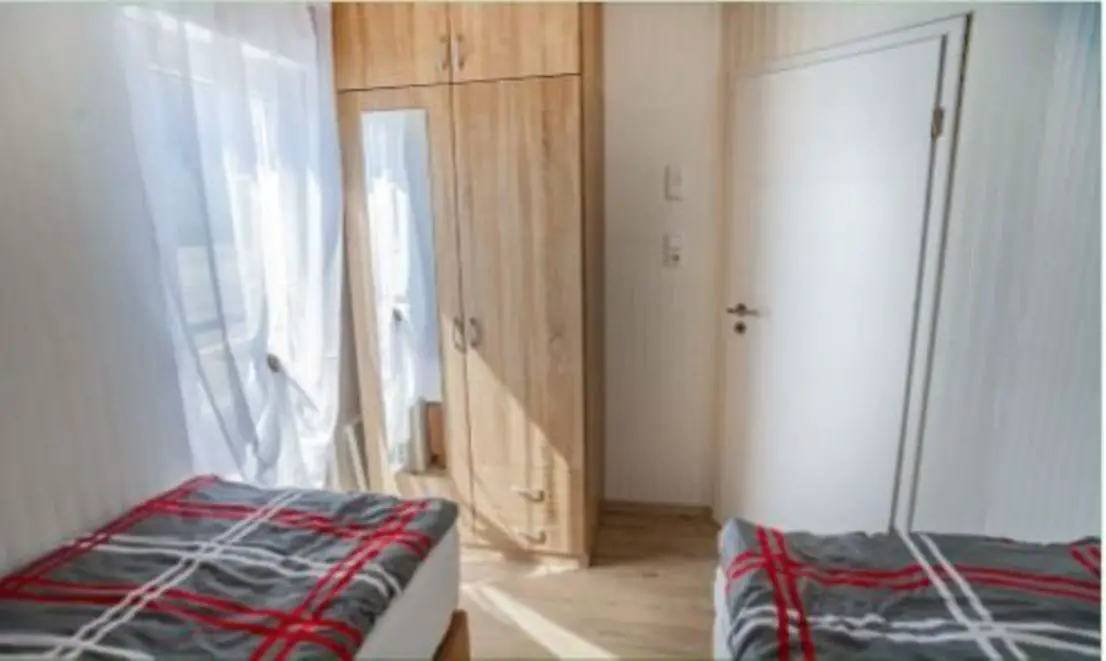 1 Schlafzimmer Doppelbett -- Modernes, hochwertiges Hausboot - Wohnen und Leben auf dem Wasser