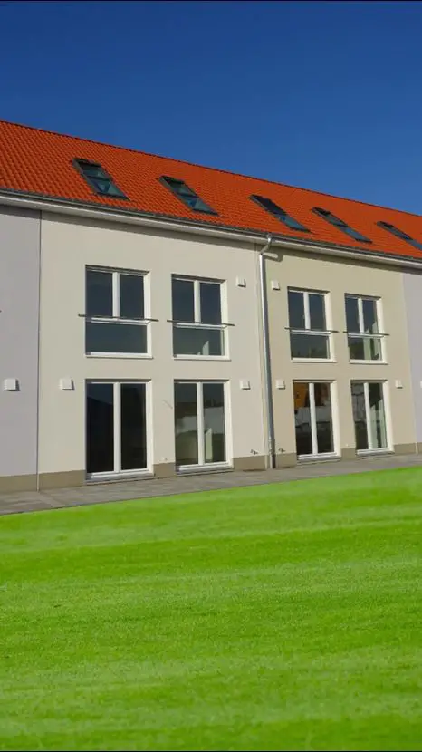 Schönes Reihenmittelhaus  -- Reihenhaus mit Garten. 155 helle m² im verkehrsgünstigen Schkeuditz. 1 Monat Grundmiete frei!