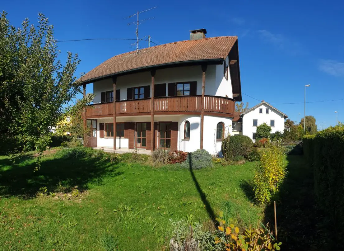 Ansicht Süd -- Geräumiges Einfamilienhaus mit großem Grundstück und Einliegerwohnung in Hörlkofen