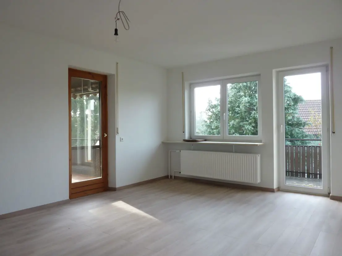 Schlafzimmer -- Neu renoviertes Einfamilienhaus mit grossem Garten in Ravensburg/Bavendorf.
