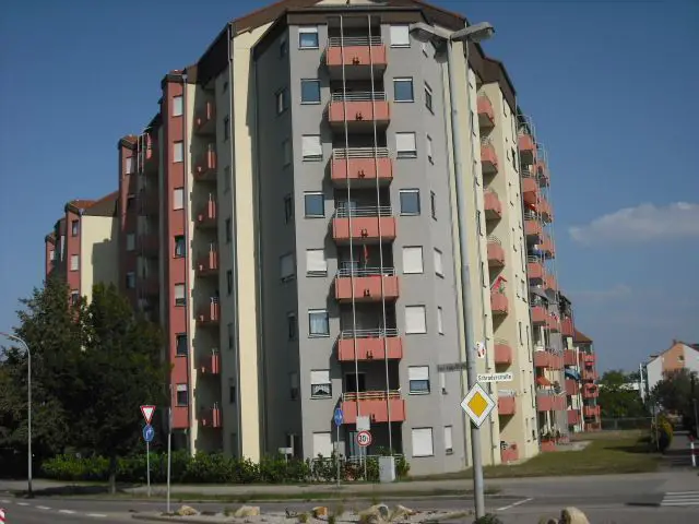  -- Hans-Kopp-Strasse 13 - Schicke Wohnung mit Dachterrasse !