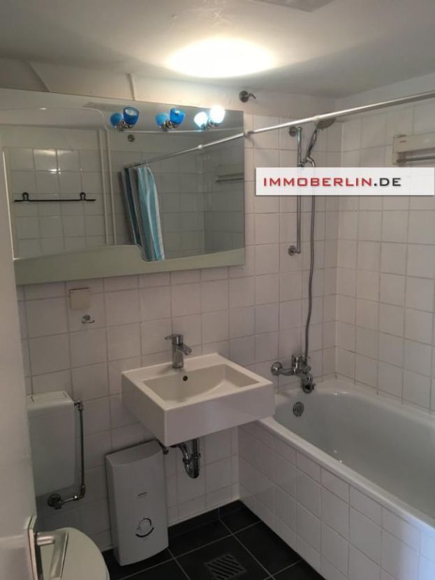 1 -- IMMOBERLIN: Zentral in Frohnau! Lichtdurchflutete vermietete Wohnung
