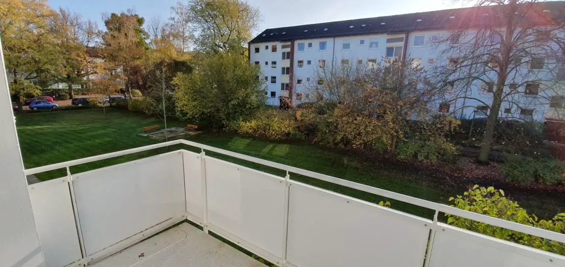 20191109_111829 -- Gepflegte 4-Zimmer-Wohnung mit Balkon & Einbauküche in HB-Schwachhausen