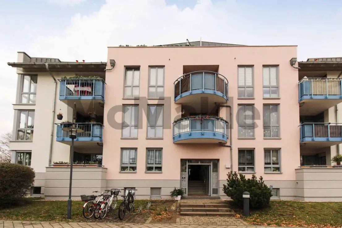 1Titelbild_Hausansicht -- 3-Zimmer-Eigentumswohnung mit 2 Balkonen in Hennigsdorf direkt an der Havel