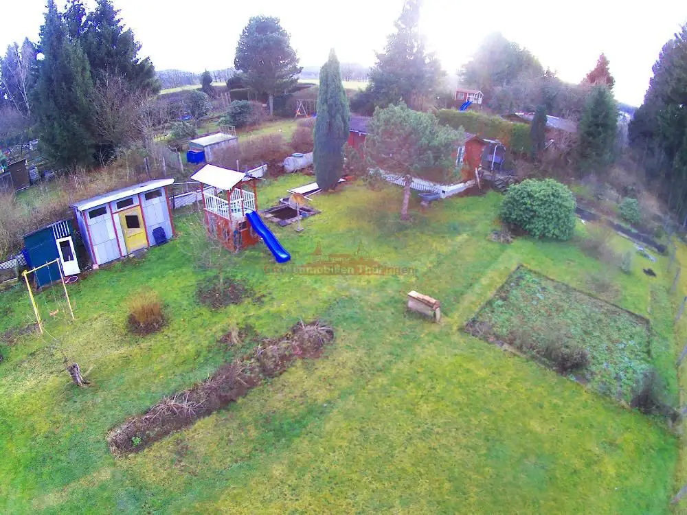 Drohnenansicht -- Wunderschöner Garten in Hanglage in Tambach Dietharz