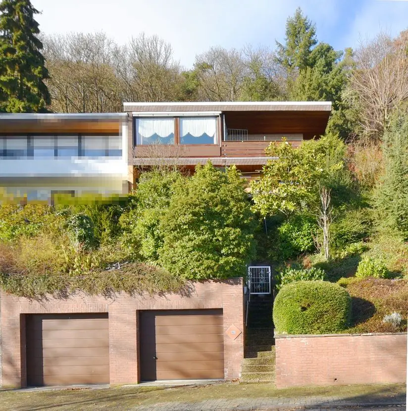 Außenansicht -- Schöne Aussichten im Einfamilienhaus mit Doppelgarage in ruhiger Höhenlage NW-Hambach