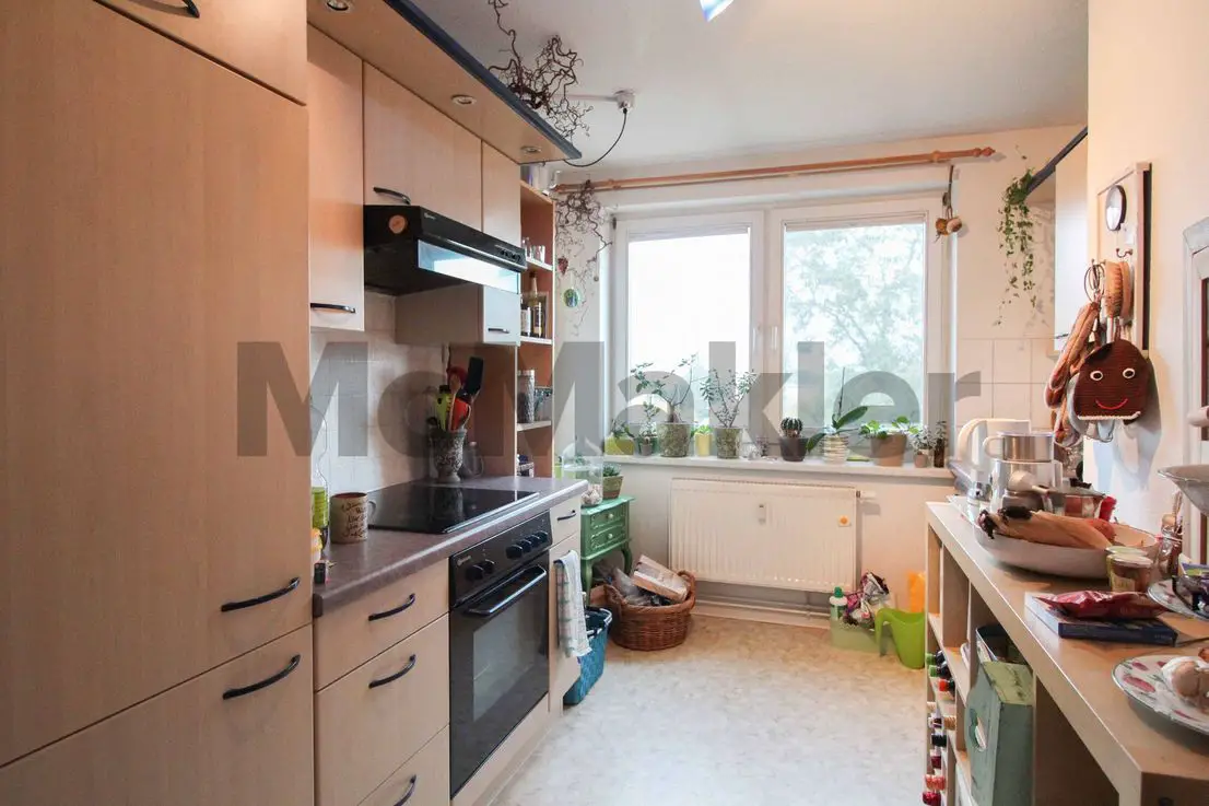 Küche -- Vermieten oder Wohnen: Modernisiertes Apartment in guter Lage am Schwanenteich in Reutershagen