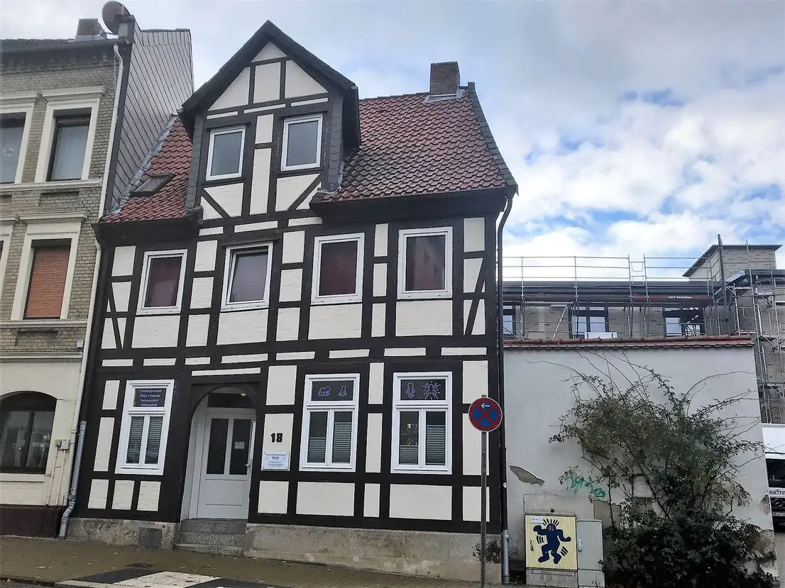 Frontansicht -- Individuelle Eigentumswohnung mit freigelegten Balken in Innenstadtnähe von Helmstedt