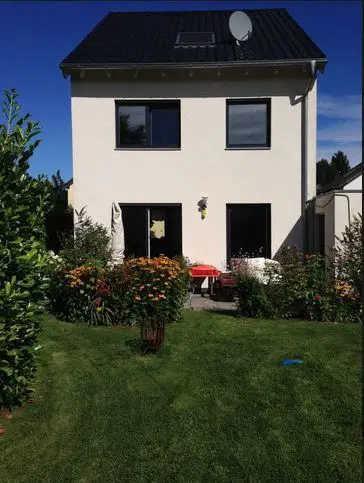 Hausansicht_Gartenseite -- Freistehendes Einfamilienhaus mit 6 Zimmern in Aachen-Brand!