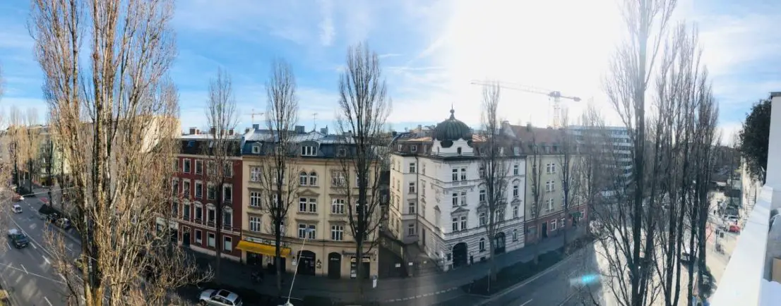 Blick aus der Wohnung -- Schön geschnittene & leere 2-Zimmer-Dachterrassenwohnung in der LUDWIGSVORSTADT (Nähe Goetheplatz)