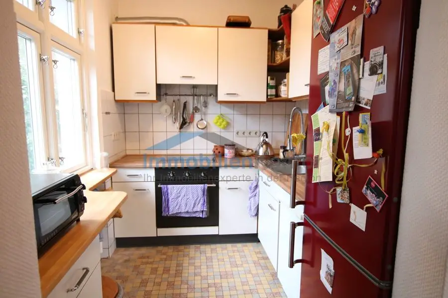 Einbauküche -- Ahausen: Wohnen im kleinen Bungalow mit Doppelcarport - auf einem großen Grundstück