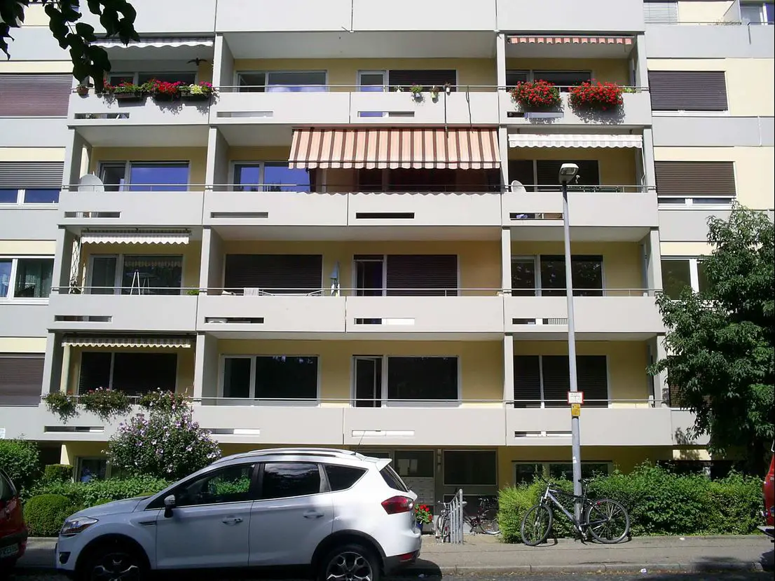 Ansicht -- Sofort Bezugsfreie 2 -Zimmer- Wohnung im Stühlinger mit Balkon
