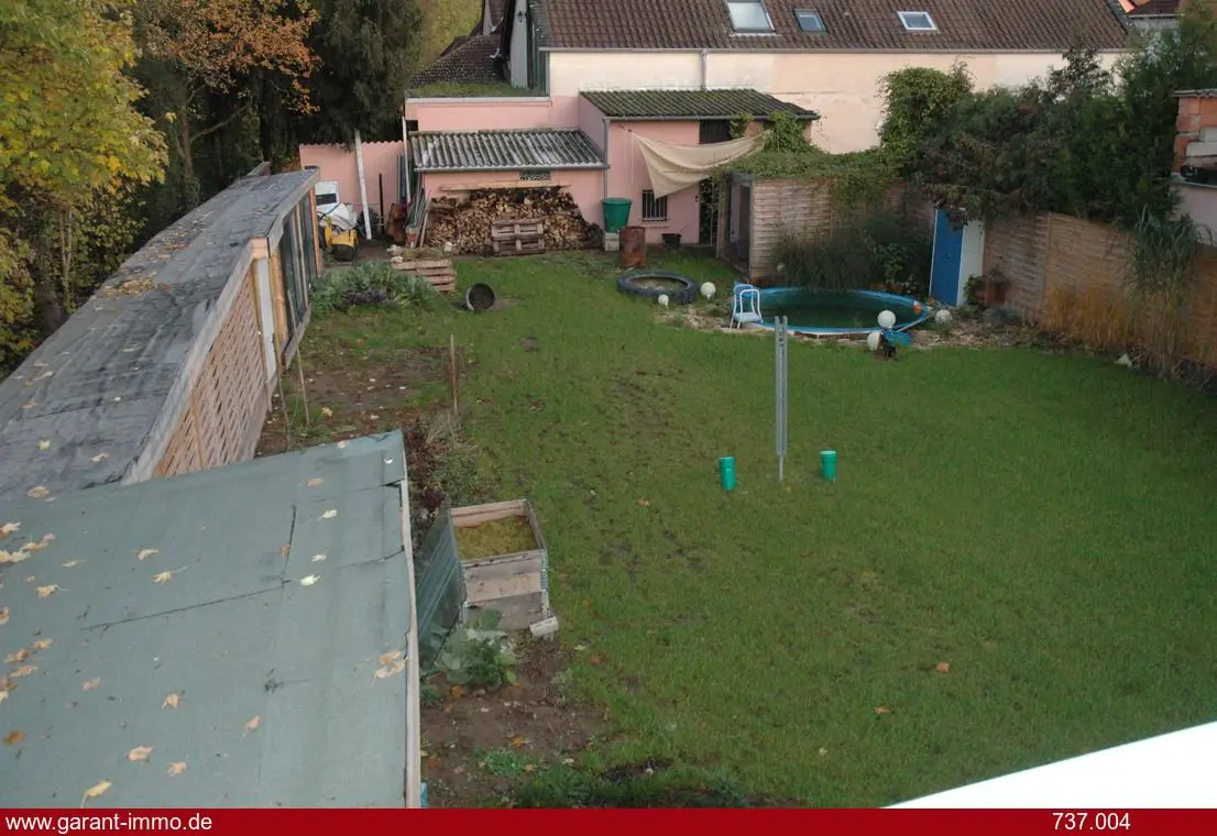Garten -- Einfamilienhaus mit großem Grundstück in Worms-Pfeddersheim ab sofort zu erwerben.