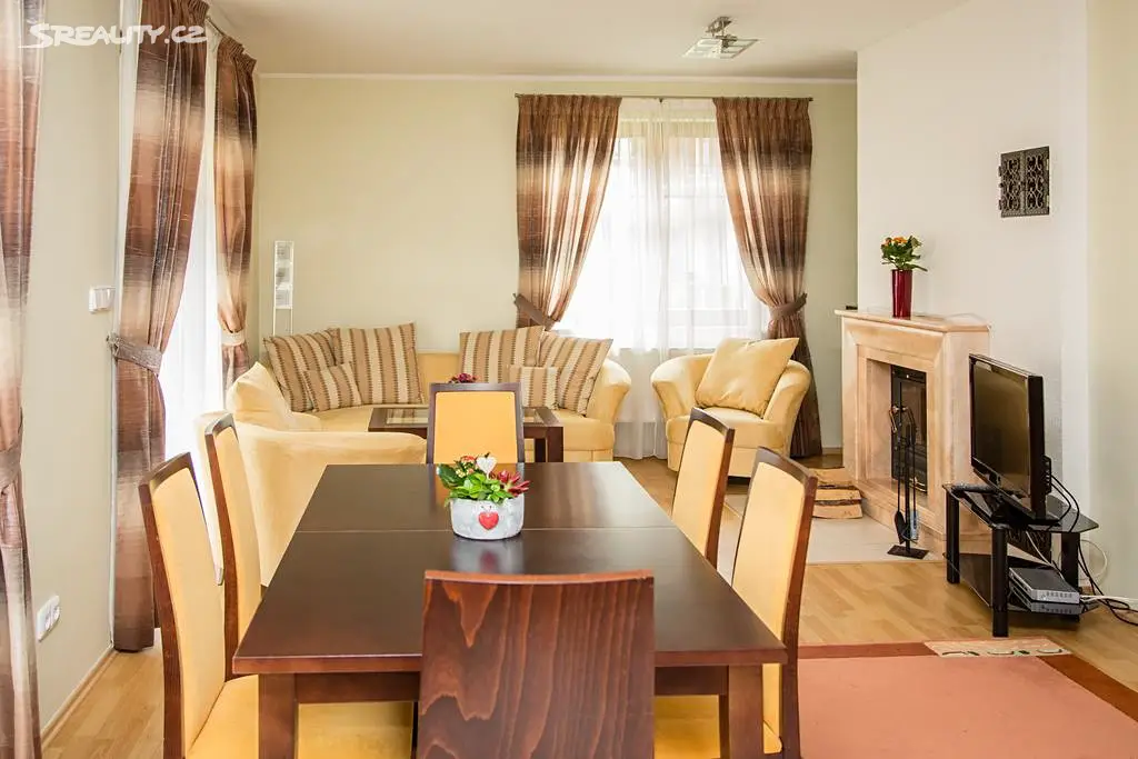 Prodej  rodinného domu 160 m², pozemek 440 m², Slovenská, Karlovy Vary