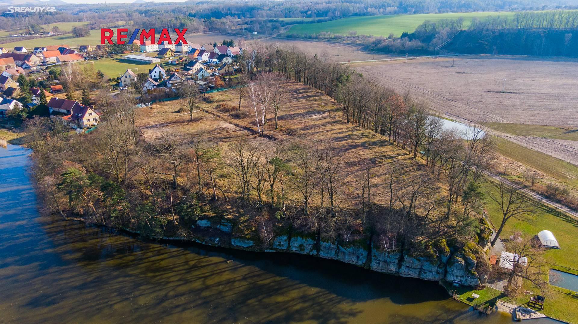 Prodej  stavebního pozemku 1 650 m², Holany, okres Česká Lípa