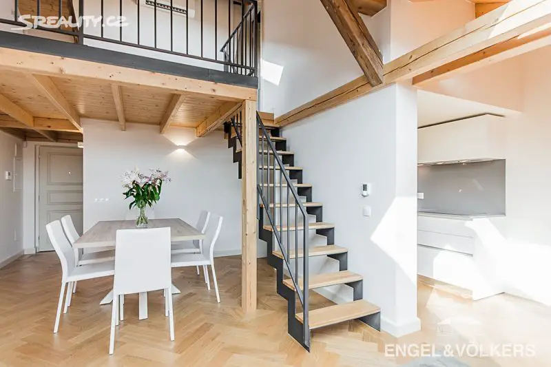 Pronájem bytu 2+kk 98 m² (Podkrovní), Bolzanova, Praha 1 - Nové Město