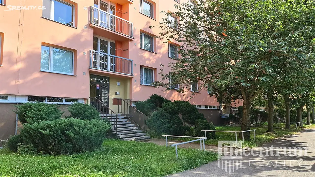 Pronájem bytu 1+1 36 m², Štefánikova, Hradec Králové - Moravské Předměstí